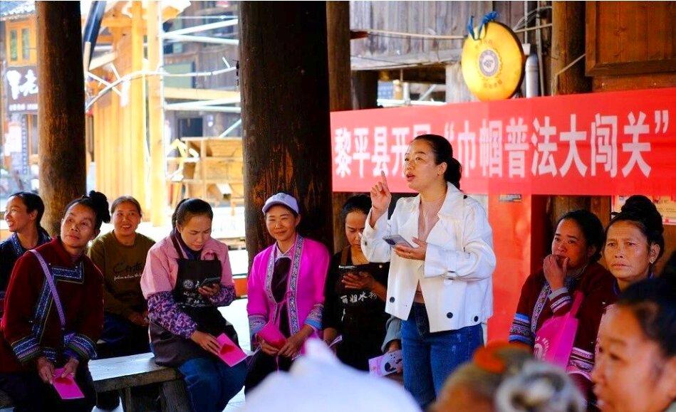 開展宣講活動.jpg 開展宣講活動.jpg