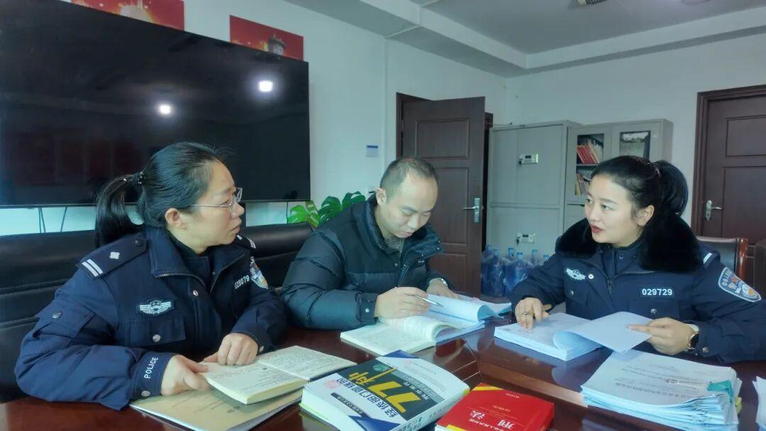 圖2李欣宏工作場景.jpg 圖2李欣宏工作場景.jpg