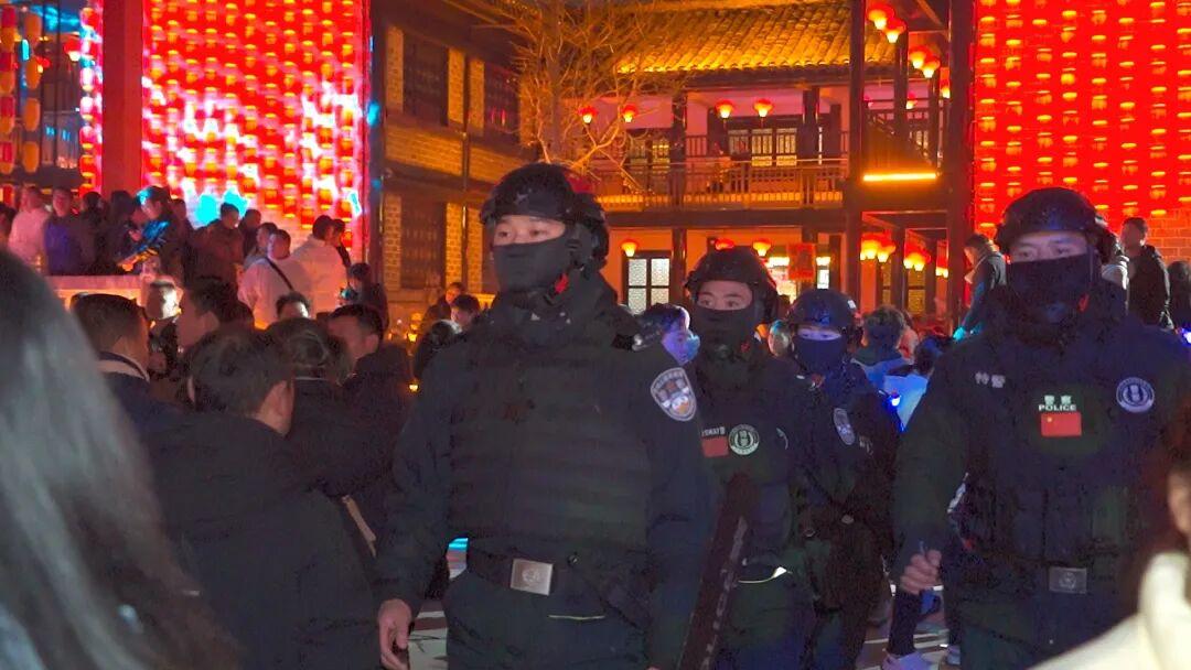 圖1 提高街面見警率，震懾違法犯罪。——西秀分局供圖.jpg