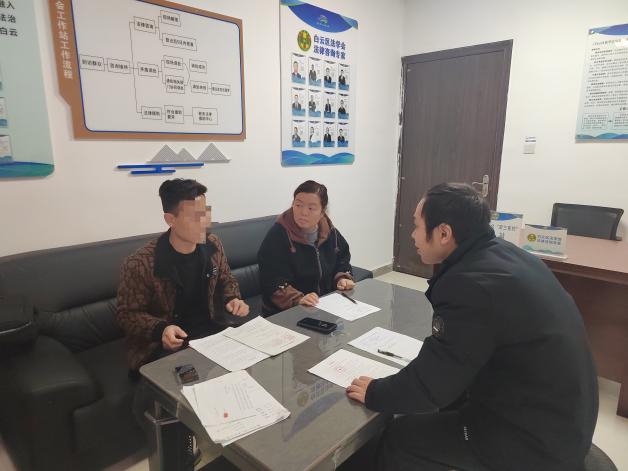 圖2糾紛調(diào)解現(xiàn)場(chǎng).jpg 圖2糾紛調(diào)解現(xiàn)場(chǎng).jpg