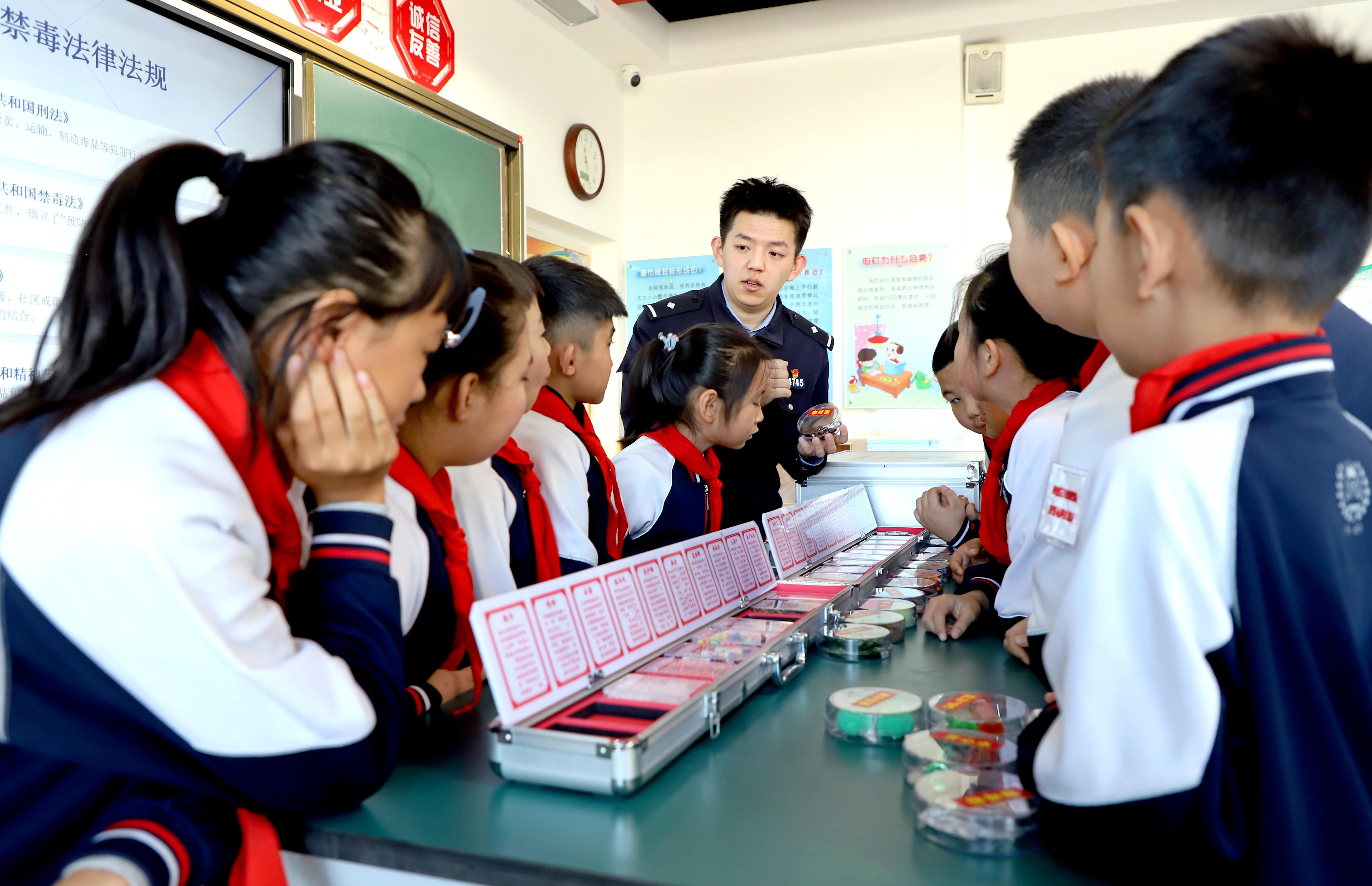 內蒙古呼和浩特市賽罕公安開展“開學第一課”