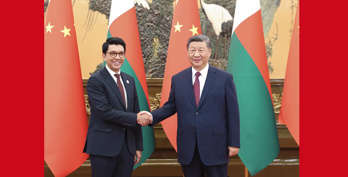 習(xí)近平會見馬達加斯加總統(tǒng)拉喬利納